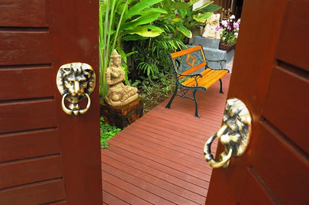 Kamala Beachfront Apartment Praia de Kamala Exterior foto